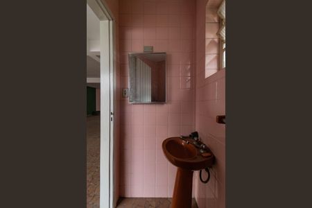 Casa para alugar com 412m², 3 quartos e 2 vagasBanheiro - Garagem