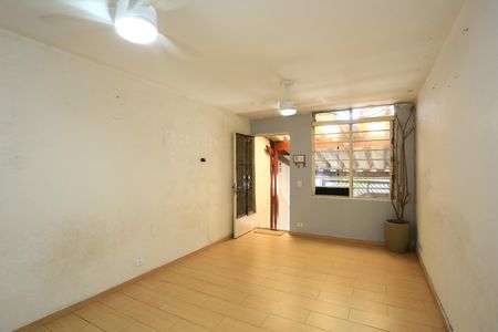 Casa para alugar com 140m², 2 quartos e 1 vaga Casa para alugar com 140m², 2 quartos e 1 vagaSala