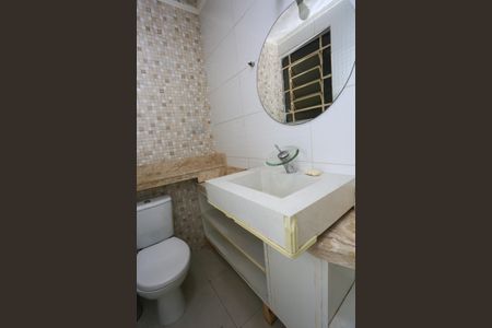 Casa para alugar com 140m², 2 quartos e 1 vaga Casa para alugar com 140m², 2 quartos e 1 vagaBanheiro