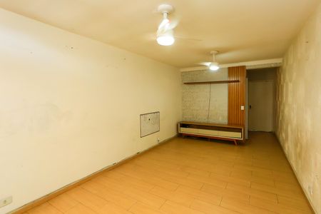 Sala  de casa para alugar com 2 quartos, 140m² em Jardim Maria Rosa, Taboão da Serra