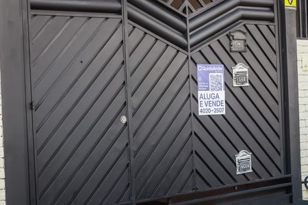 Casa para alugar com 140m², 2 quartos e 1 vagaFachada com a placa