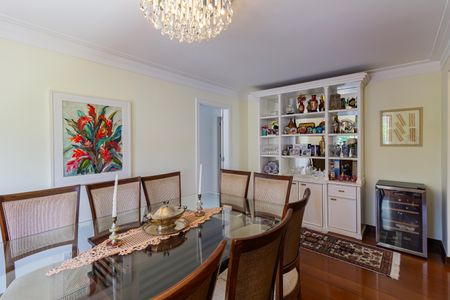 Apartamento à venda com 206m², 4 quartos e 2 vagas Apartamento à venda com 206m², 4 quartos e 2 vagasSala de Jantar