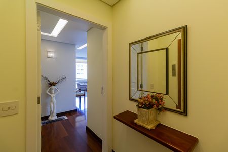 Apartamento à venda com 206m², 4 quartos e 2 vagas Apartamento à venda com 206m², 4 quartos e 2 vagasDetalhe Sala