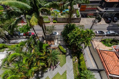 Apartamento à venda com 206m², 4 quartos e 2 vagas Apartamento à venda com 206m², 4 quartos e 2 vagasFachada e portaria