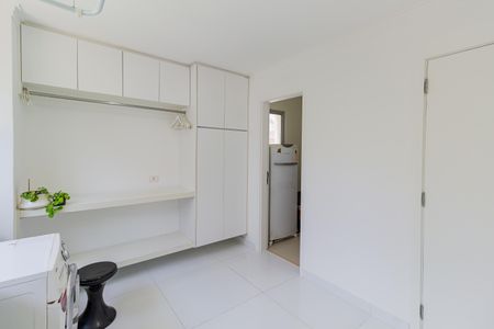 Apartamento à venda com 206m², 4 quartos e 2 vagas Apartamento à venda com 206m², 4 quartos e 2 vagasÁrea de Serviço
