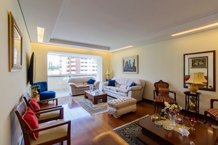 Apartamento à venda com 206m², 4 quartos e 2 vagas Apartamento à venda com 206m², 4 quartos e 2 vagasSala