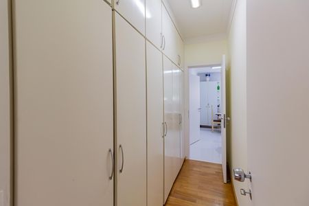 Apartamento à venda com 206m², 4 quartos e 2 vagas Apartamento à venda com 206m², 4 quartos e 2 vagasCorredor