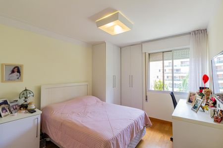 Apartamento à venda com 206m², 4 quartos e 2 vagas Apartamento à venda com 206m², 4 quartos e 2 vagasSuíte 2