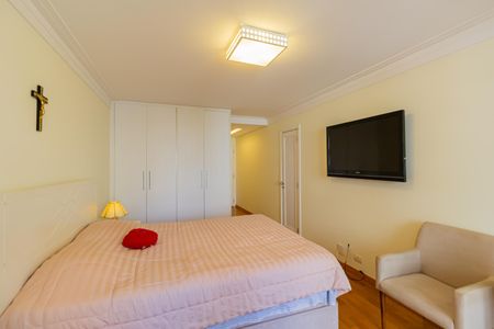 Apartamento à venda com 206m², 4 quartos e 2 vagas Apartamento à venda com 206m², 4 quartos e 2 vagasSuíte 1