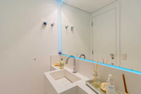 Apartamento à venda com 206m², 4 quartos e 2 vagas Apartamento à venda com 206m², 4 quartos e 2 vagasLavabo