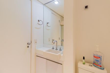 Apartamento à venda com 206m², 4 quartos e 2 vagas Apartamento à venda com 206m², 4 quartos e 2 vagasBanheiro da Suíte 2
