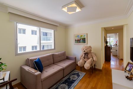 Apartamento à venda com 206m², 4 quartos e 2 vagas Apartamento à venda com 206m², 4 quartos e 2 vagasSala de TV