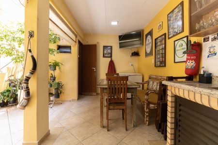 Casa à venda com 180m², 3 quartos e 2 vagasÁrea Gourmet 