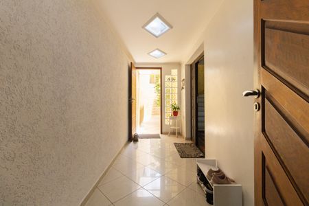 Casa à venda com 180m², 3 quartos e 2 vagasEntrada 