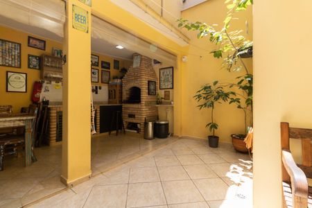 Casa à venda com 180m², 3 quartos e 2 vagasQuintal