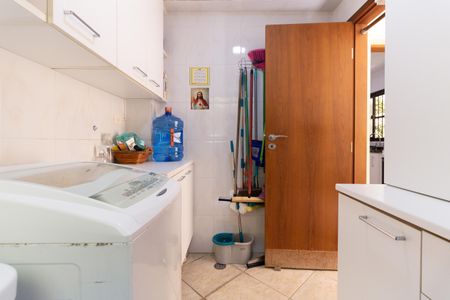 Casa à venda com 180m², 3 quartos e 2 vagasLavanderia 