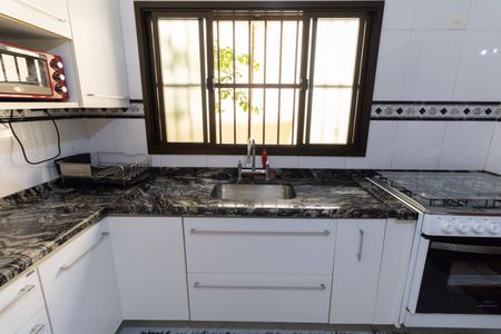 Casa à venda com 180m², 3 quartos e 2 vagasCozinha 