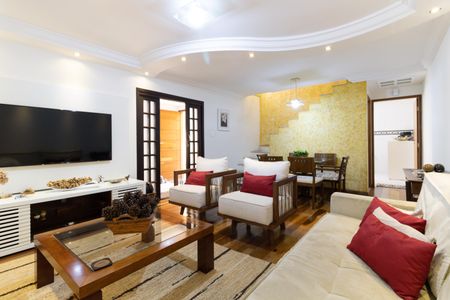 Casa à venda com 180m², 3 quartos e 2 vagasSala