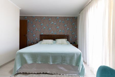 Casa à venda com 180m², 3 quartos e 2 vagasSuíte