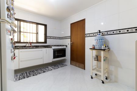 Casa à venda com 180m², 3 quartos e 2 vagasCozinha 