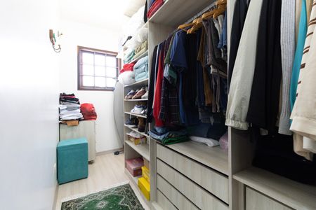 Casa à venda com 180m², 3 quartos e 2 vagasCloset da Suíte