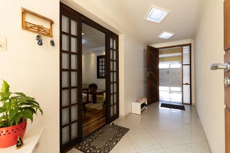 Casa à venda com 180m², 3 quartos e 2 vagasEntrada 