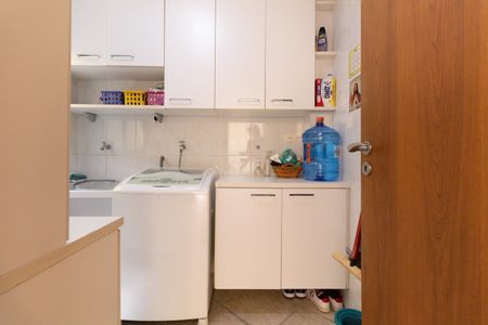 Casa à venda com 180m², 3 quartos e 2 vagasLavanderia 