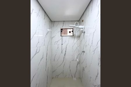 Banheiro de kitnet/studio para alugar com 1 quarto, 38m² em Vila Moraes, São Paulo