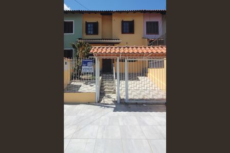 Casa à venda com 98m², 4 quartos e 1 vagaFachada