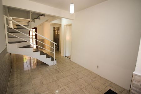 Casa à venda com 98m², 4 quartos e 1 vagaSala