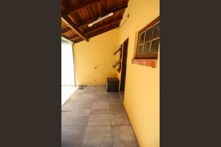Casa à venda com 98m², 4 quartos e 1 vagaÁrea de Serviço