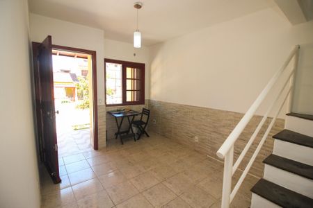 Sala de casa à venda com 4 quartos, 98m² em Hípica, Porto Alegre