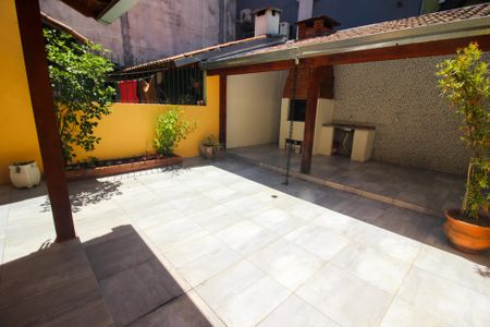 Casa à venda com 98m², 4 quartos e 1 vagaQuintal