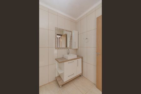 Banheiro de apartamento à venda com 1 quarto, 43m² em Teresópolis, Porto Alegre