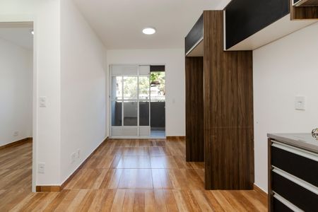 Sala/ Cozinha de apartamento para alugar com 2 quartos, 38m² em Jardim São Luís, São Paulo