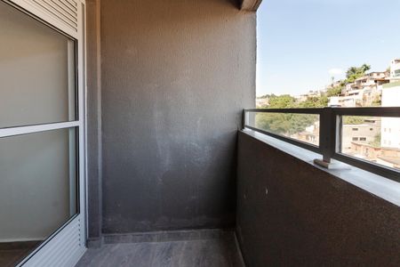 Apartamento para alugar com 37m², 2 quartos e sem vaga Apartamento para alugar com 37m², 2 quartos e sem vagaVaranda