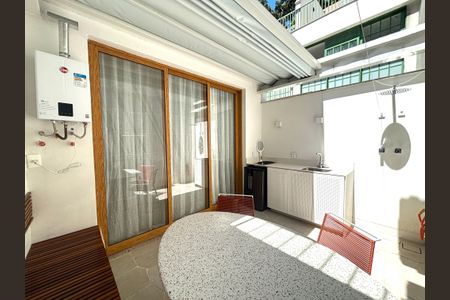 Apartamento à venda com 52m², 1 quarto e sem vagaVaranda/serviço