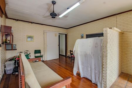 Sala de Estar de casa à venda com 3 quartos, 600m² em Bom Jesus, Porto Alegre