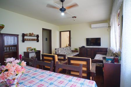 Sala de casa à venda com 3 quartos, 600m² em Bom Jesus, Porto Alegre