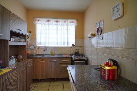 Cozinha  de casa à venda com 3 quartos, 600m² em Bom Jesus, Porto Alegre