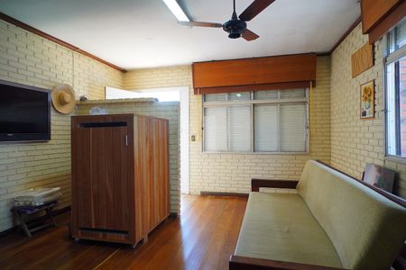 Sala de casa à venda com 3 quartos, 600m² em Bom Jesus, Porto Alegre