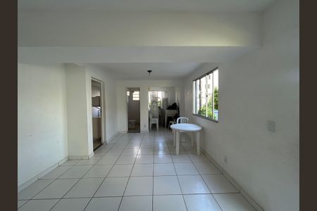 Apartamento para alugar com 50m², 2 quartos e 1 vaga Apartamento para alugar com 50m², 2 quartos e 1 vagaÁrea comum - Salão de festas