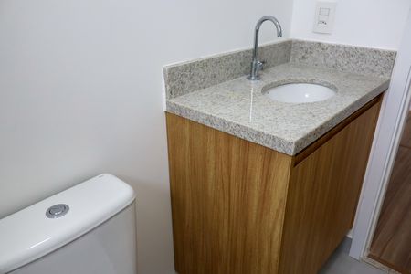 Apartamento à venda com 67m², 3 quartos e 1 vaga Apartamento à venda com 67m², 3 quartos e 1 vagaBanheiro da Suíte 2