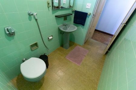 Apartamento para alugar com 110m², 2 quartos e sem vagaBanheiro