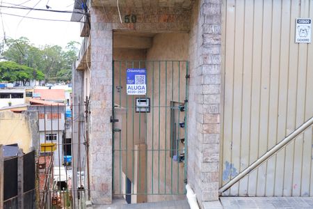 Casa para alugar com 80m², 2 quartos e sem vagaPlaca instalada no portão do imóvel - Código da placa KJFK-551