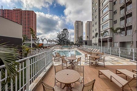 Apartamento à venda com 137m², 3 quartos e 3 vagas Apartamento à venda com 137m², 3 quartos e 3 vagasÁrea comum - Piscina