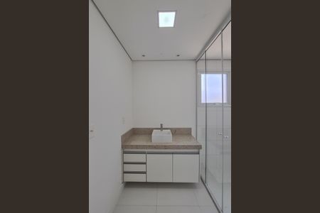 Apartamento à venda com 137m², 3 quartos e 3 vagas Apartamento à venda com 137m², 3 quartos e 3 vagasBanheiro da Suíte 2