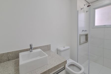 Apartamento à venda com 137m², 3 quartos e 3 vagas Apartamento à venda com 137m², 3 quartos e 3 vagasBanheiro da Suíte 1