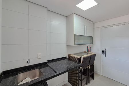 Apartamento à venda com 137m², 3 quartos e 3 vagas Apartamento à venda com 137m², 3 quartos e 3 vagasÁrea de Serviço