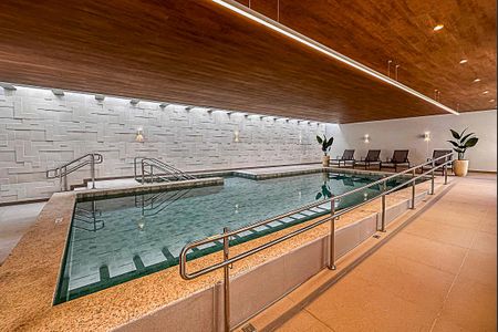 Apartamento à venda com 137m², 3 quartos e 3 vagas Apartamento à venda com 137m², 3 quartos e 3 vagasÁrea comum - Piscina